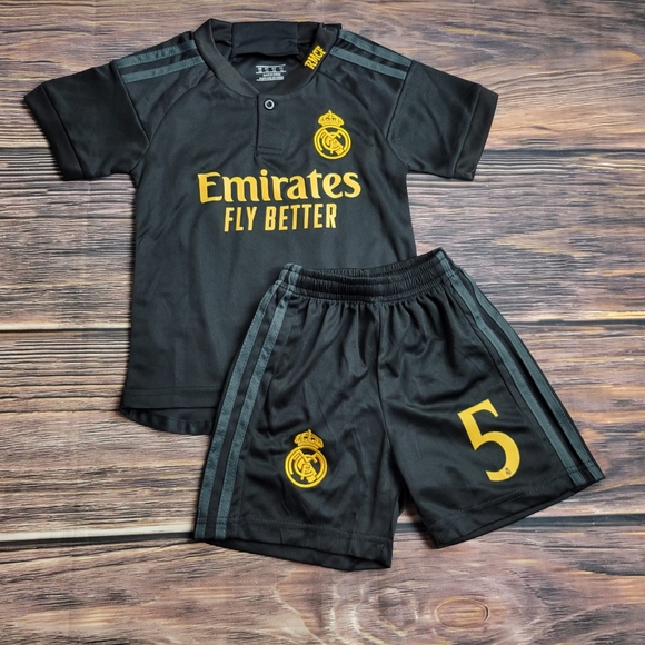 Real Madrid away kid's soccer uniform - Picture 2 of 2